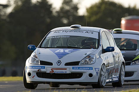 Der var kommet fart i Thue Kristensen’s Renault Clio til dagens 2. heat, her kunne han slutte på 6. pladsen.